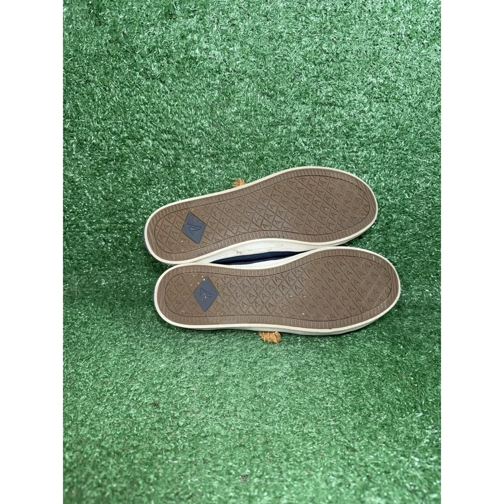 Sperry shoes crest